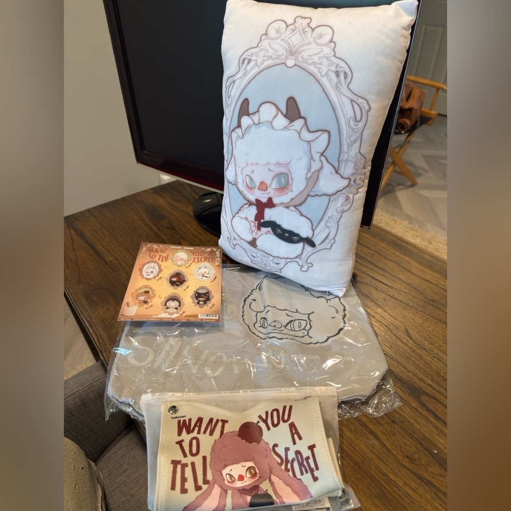 Letsvan SiiNoNo Gift Set - Pillow, Stickers, Tote, Tissue Holder